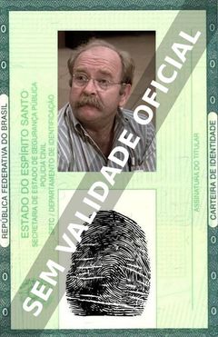 Imagem hipotética representando a carteira de identidade de Wilford Brimley