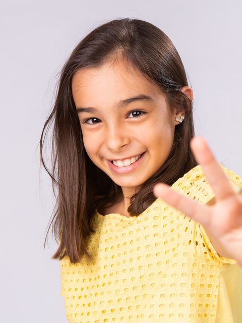 Clique para saber idade, peso, altura, etc de Lívia Corrêa. Foto de Lívia Corrêa