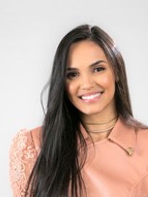 Clique para saber idade, peso, altura, etc de Luciana Ribeiro. Foto de Luciana Ribeiro