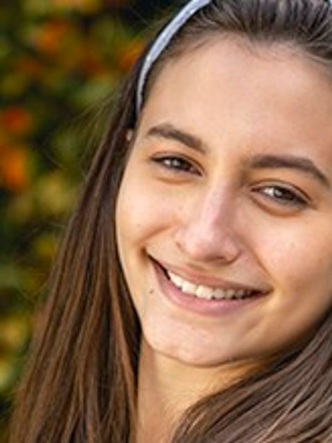 Clique para saber idade, peso, altura, etc de Malu Lazari. Foto de Malu Lazari