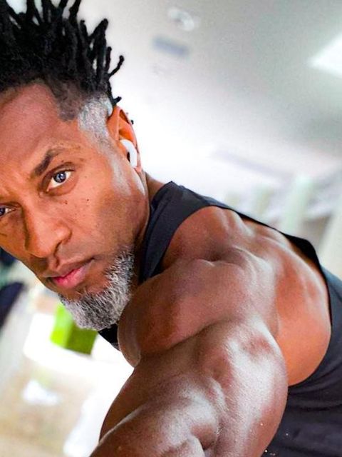 Clique para saber idade, peso, altura, etc de Zé Roberto. Foto de Zé Roberto